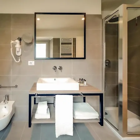 15 בית הארחה