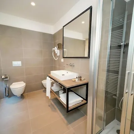 בית הארחה 15 4*